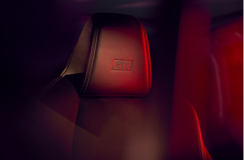 Fotel w Toyota RAV4 Plug-in